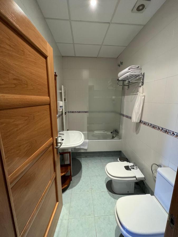 Hostal Villa El Colmenar Mombeltrán Esterno foto