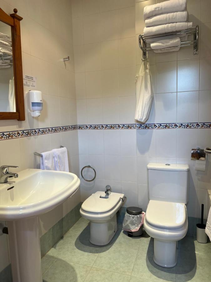 Hostal Villa El Colmenar Mombeltrán Esterno foto