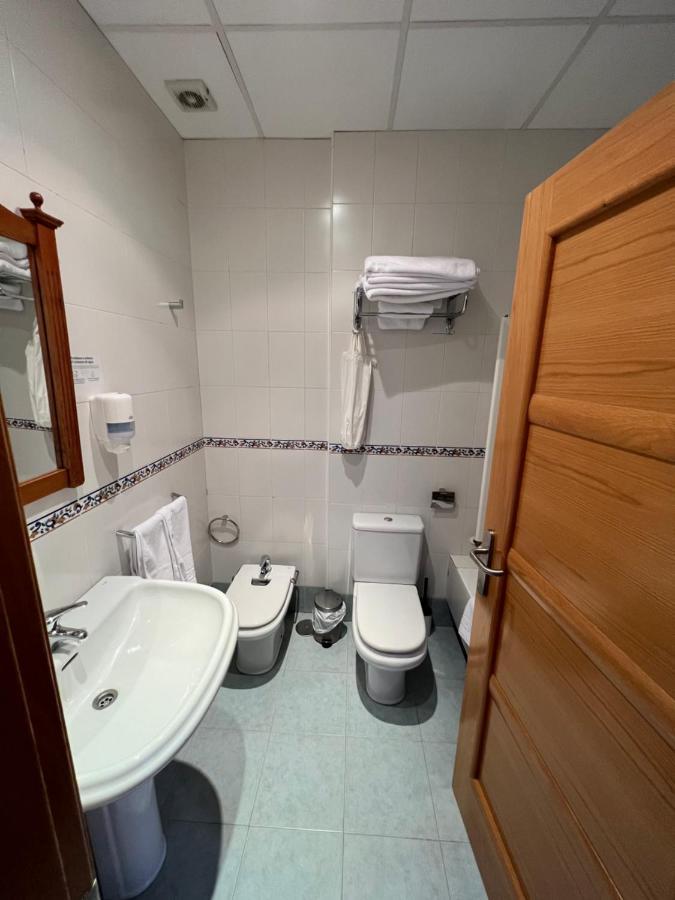 Hostal Villa El Colmenar Mombeltrán Esterno foto